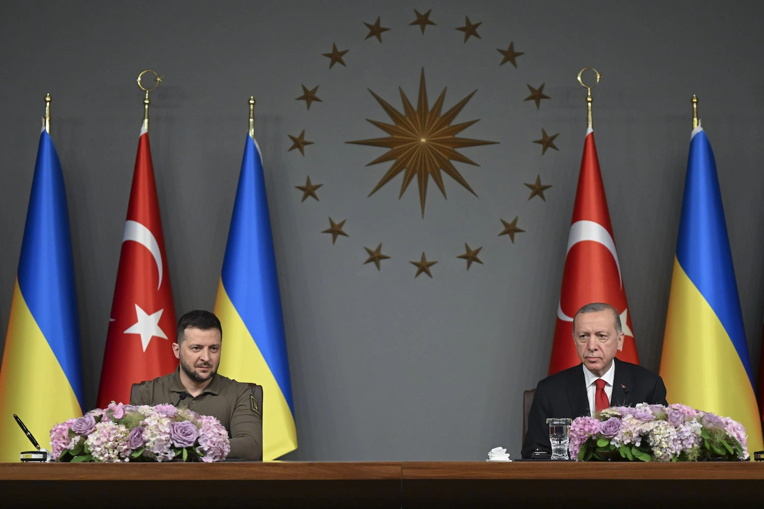 Ukrayna Devlet Başkanı Volodimir Zelenskiy ile Cumhurbaşkanı Rrcep Tayyip Erdoğan'ın Vahdettin Köşkü'ndeki görüşmesinden sonra gerçekleştirdikleri basın toplantısından kare. (8.07.2023)