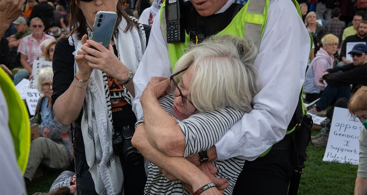 yasakli gruba destek gosterisinde 890 kisi gozaltina alindi vgxwjQgE