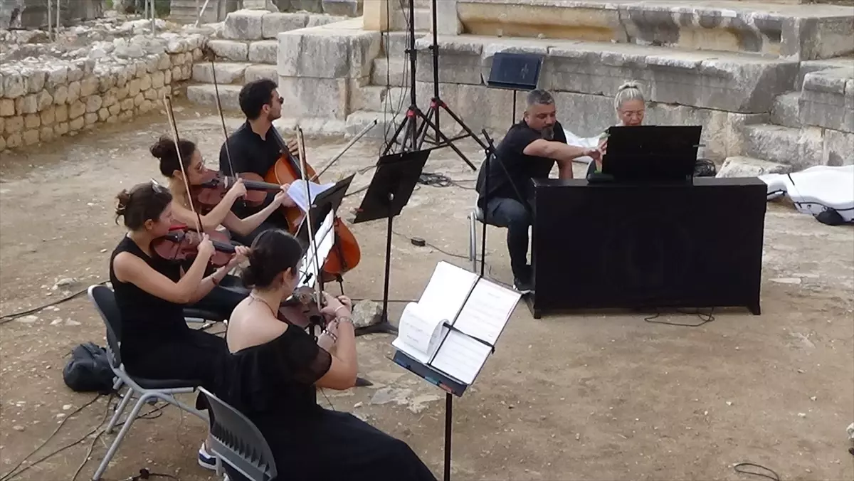 mersinde antik kent konserle senlendi JdsAUdP7