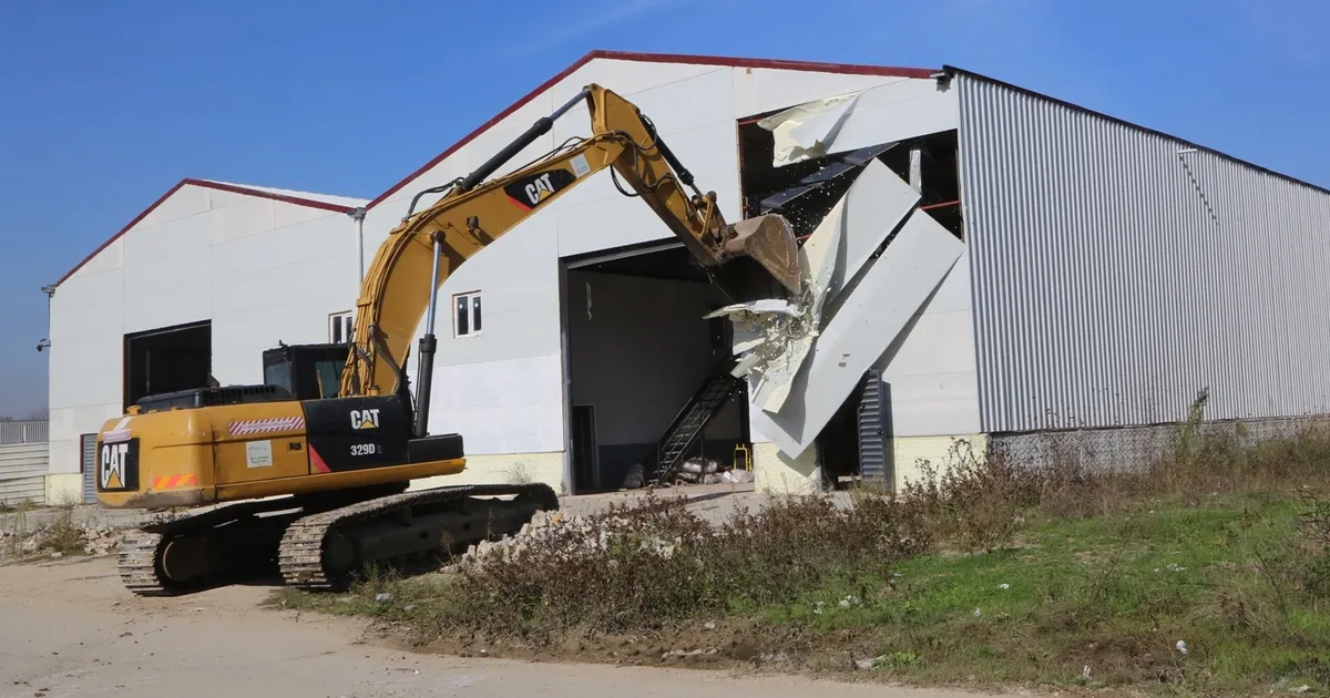 Bursa Nilüfer’de imara aykırı iki yapıya yıkım!