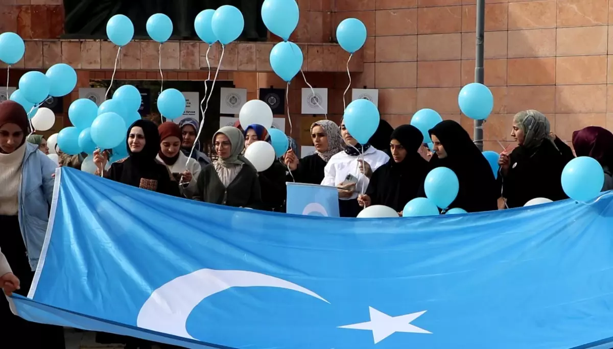 Doğu Türkistan için Balonlu Eylem