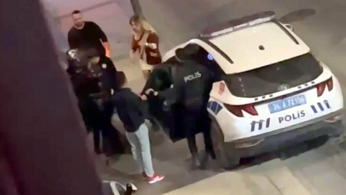 İstanbul’da düğün salonunda başlayan kavga sokakta devam etti