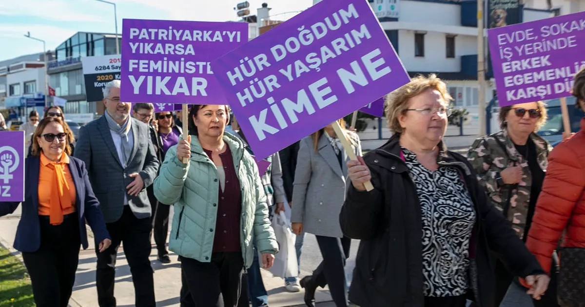 İzmir Güzelbahçe ‘Şiddete Hayır’ dedi