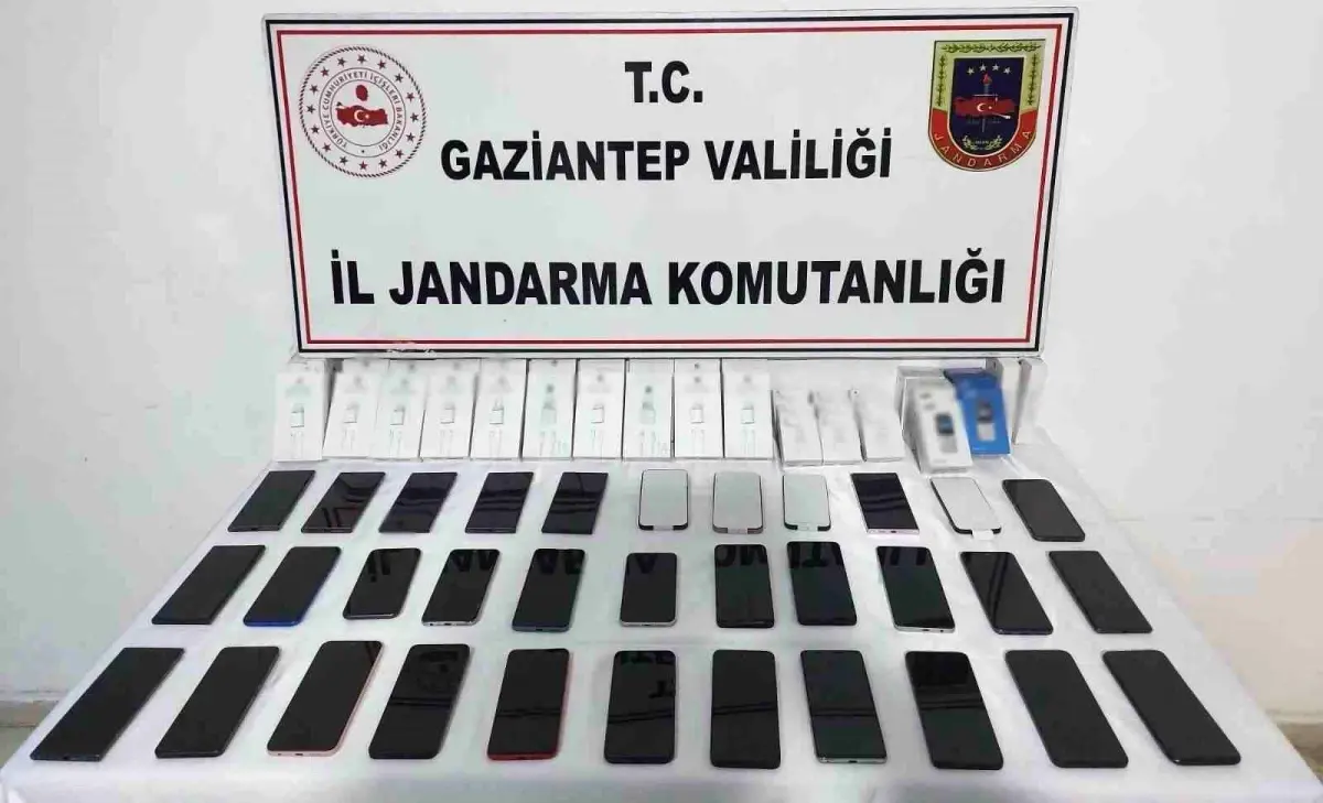 Gaziantep’te Kaçak Cep Telefonu Operasyonu