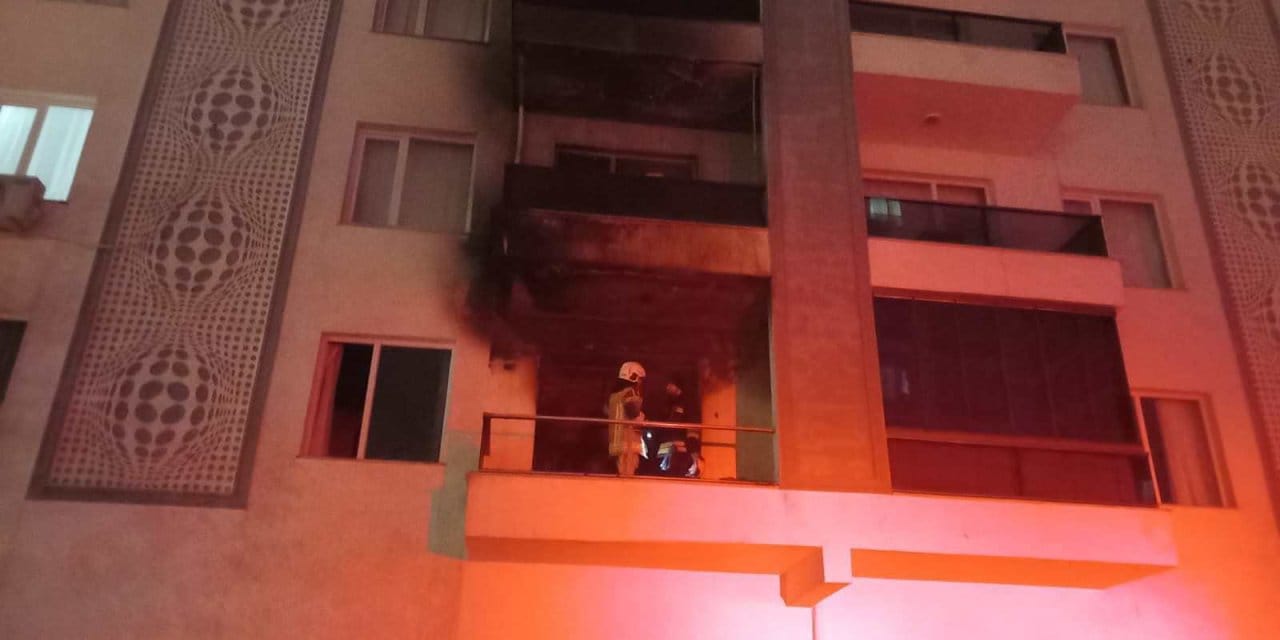 Hakkında uzaklaştırma kararı alınan erkek evi yaktı!