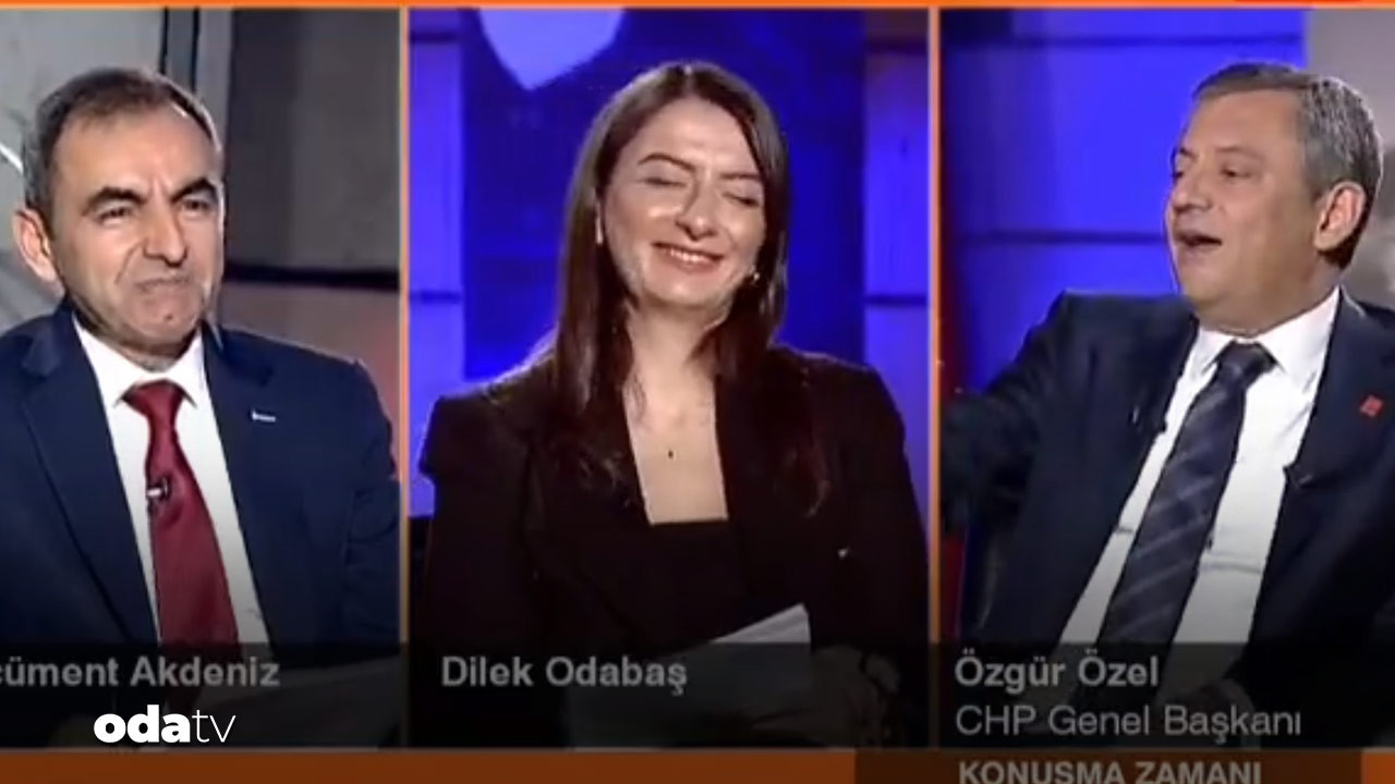 Özgür Özel’in dili sürçtü: “Adayımız Ekrem Erdoğan”