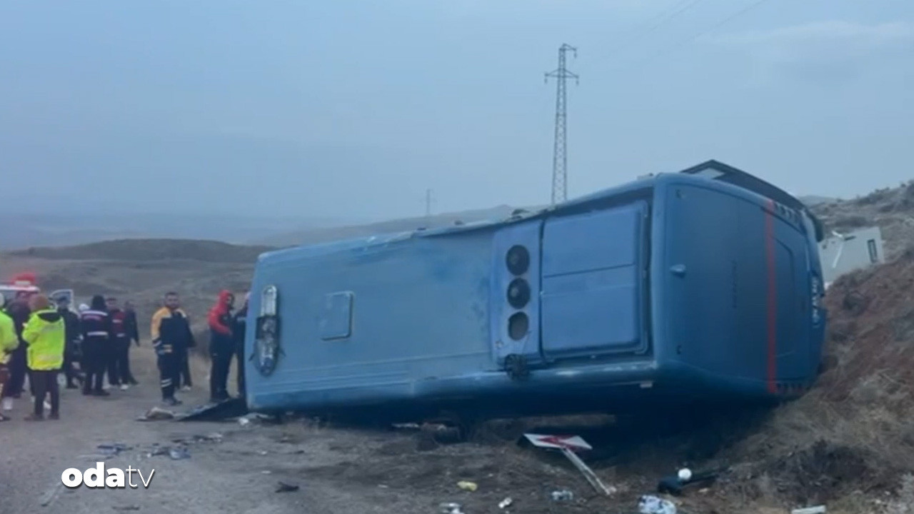 Sivas’ta cezaevi ring aracı devrildi: Dokuz yaralı