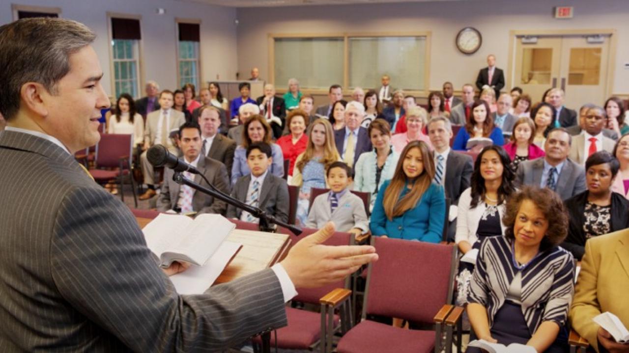 Yehova Şahitleri Cemil Taşçıoğlu Şehir Hastanesi’ni abluka altına aldı