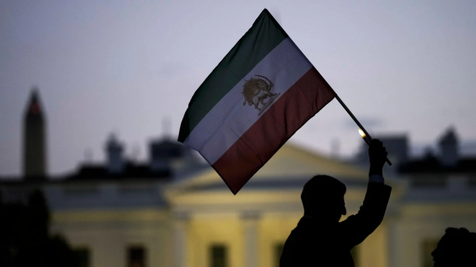 İran, WhatsApp ve Google Play Store yasağını kaldırdı