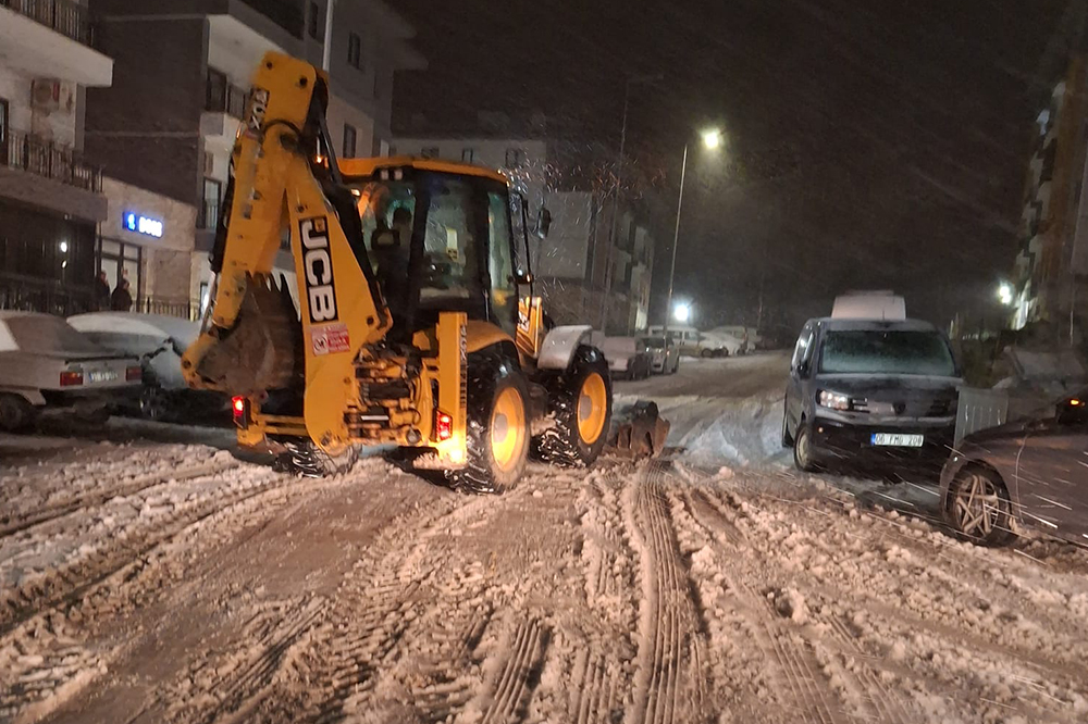 Hbb'nin Karla Mücadelesi Gece Boyunca Sürdü