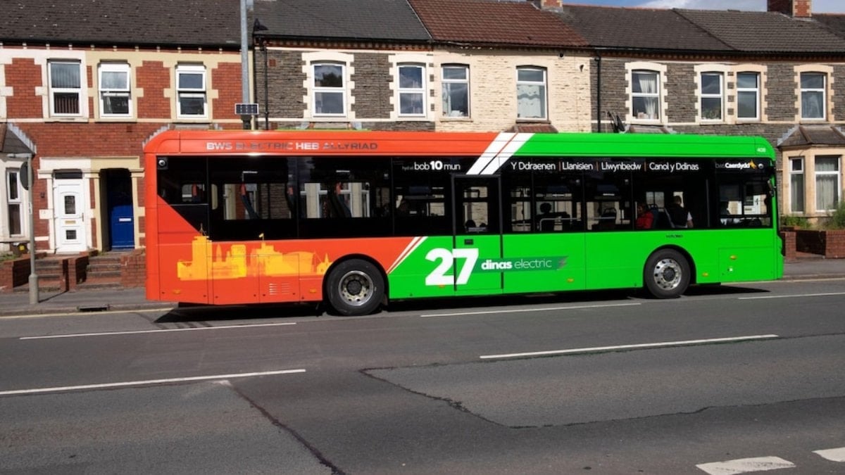 İngiltere’de güvenlik krizi: Yüzlerce otobüste Çin yapımı acil durdurma düğmesi bulunuyor