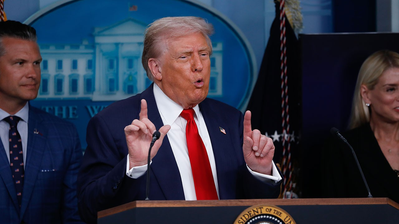 Trump: Grönland konusunda NATO ile görüşüryoruz